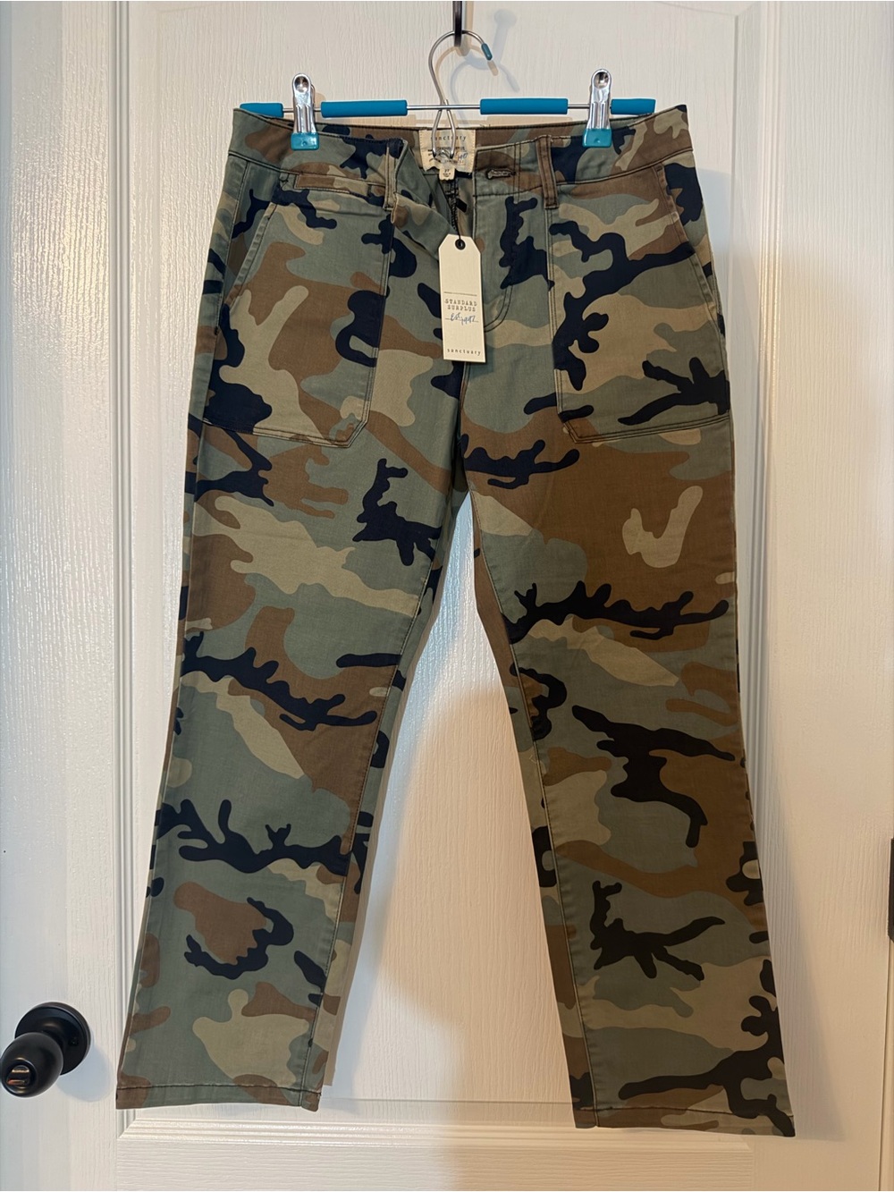 Sanctuary Standard Surplus Camouflage Cropped Pant - Olive & Black - Size 27